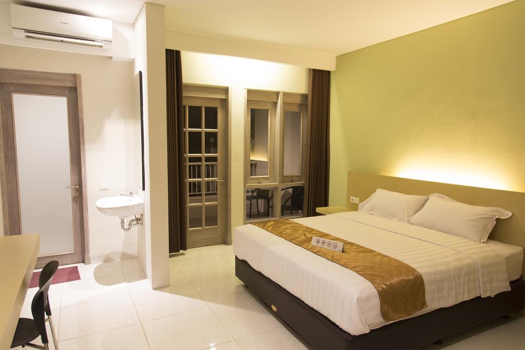 Gm253 Hotel Jember Room photo