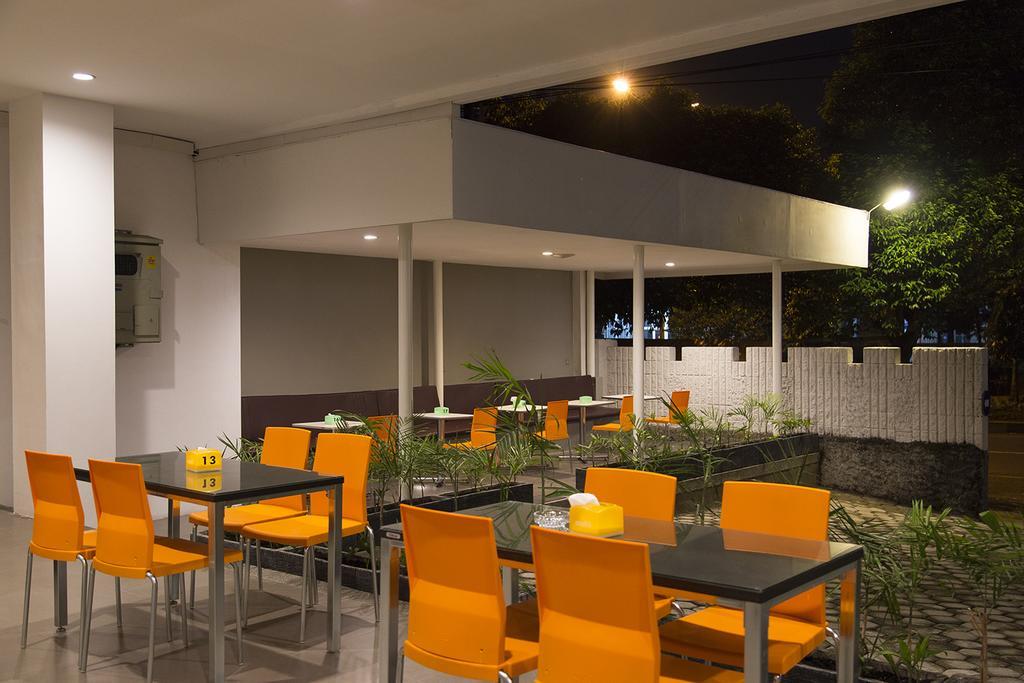 Gm253 Hotel Jember Exterior photo