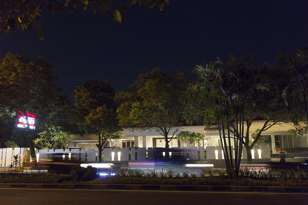 Gm253 Hotel Jember Exterior photo