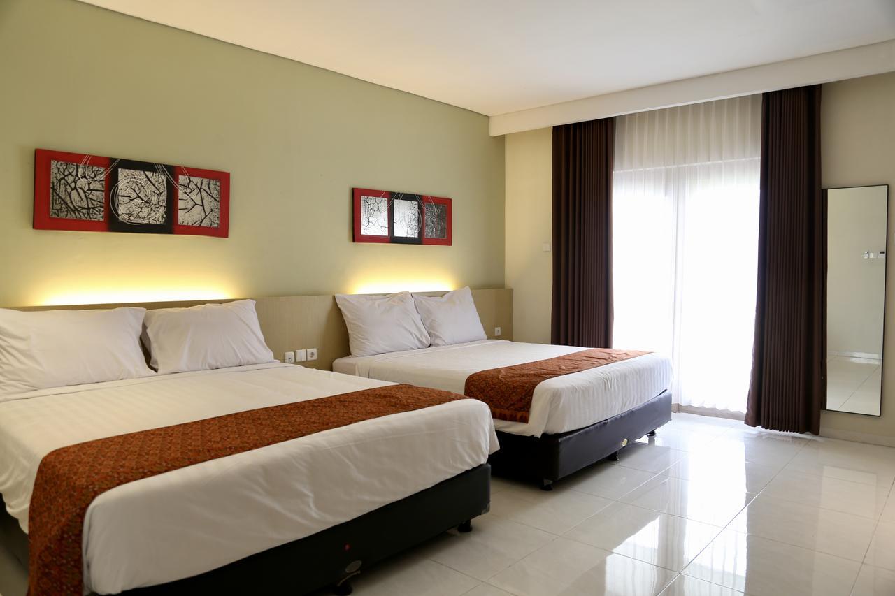 Gm253 Hotel Jember Exterior photo